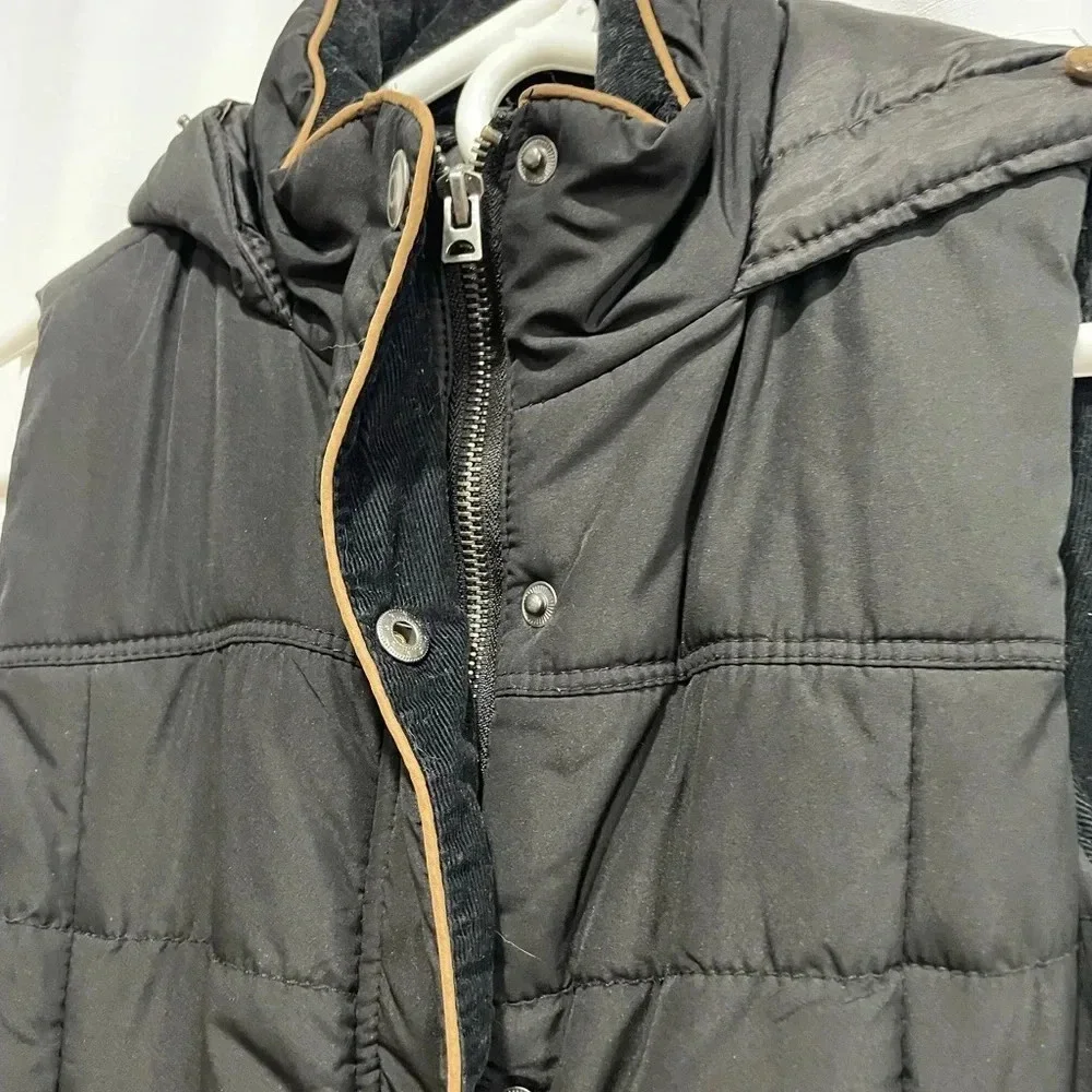 Prince and Fox Black Puffy Vest with Detailing Size XS with Hood - Picture 4 of 6